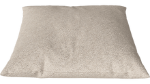 Cargar imagen en el visor de la galería, Classic Cushion
