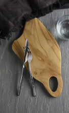 Cargar imagen en el visor de la galería, Cutting board Louie S - Natural
