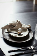 Cargar imagen en el visor de la galería, Dinner Plate Mame - Ø24 Coffee
