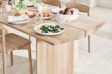 Cargar imagen en el visor de la galería, Alp Dining Table

