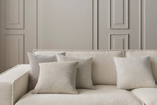 Cargar imagen en el visor de la galería, Classic Cushion
