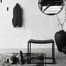 Cargar imagen en el visor de la galería, Stool Soho - Black
