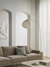 Cargar imagen en el visor de la galería, Acorn Floor Lamp
